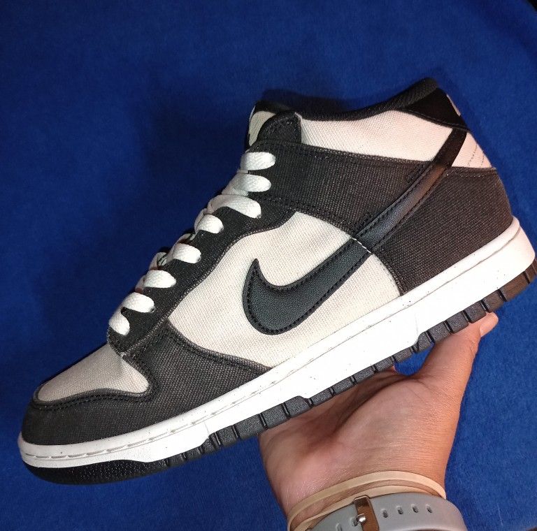 Men's Size 9 Nike Dunk Mid Canvas Panda