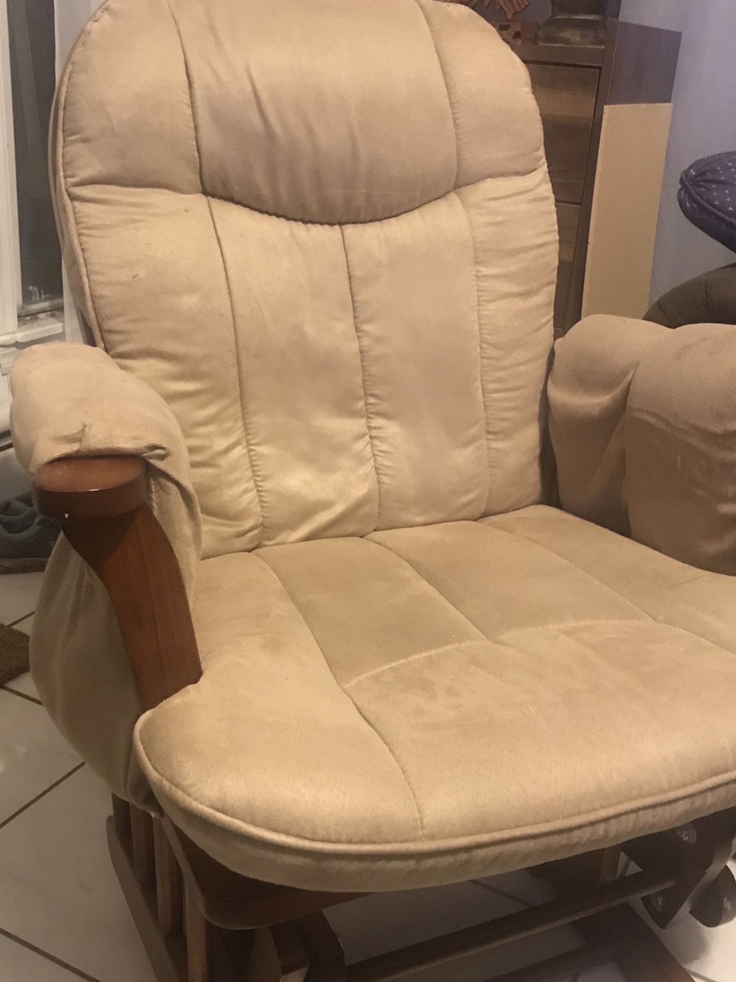 Rocking Chair In Excellent Condition