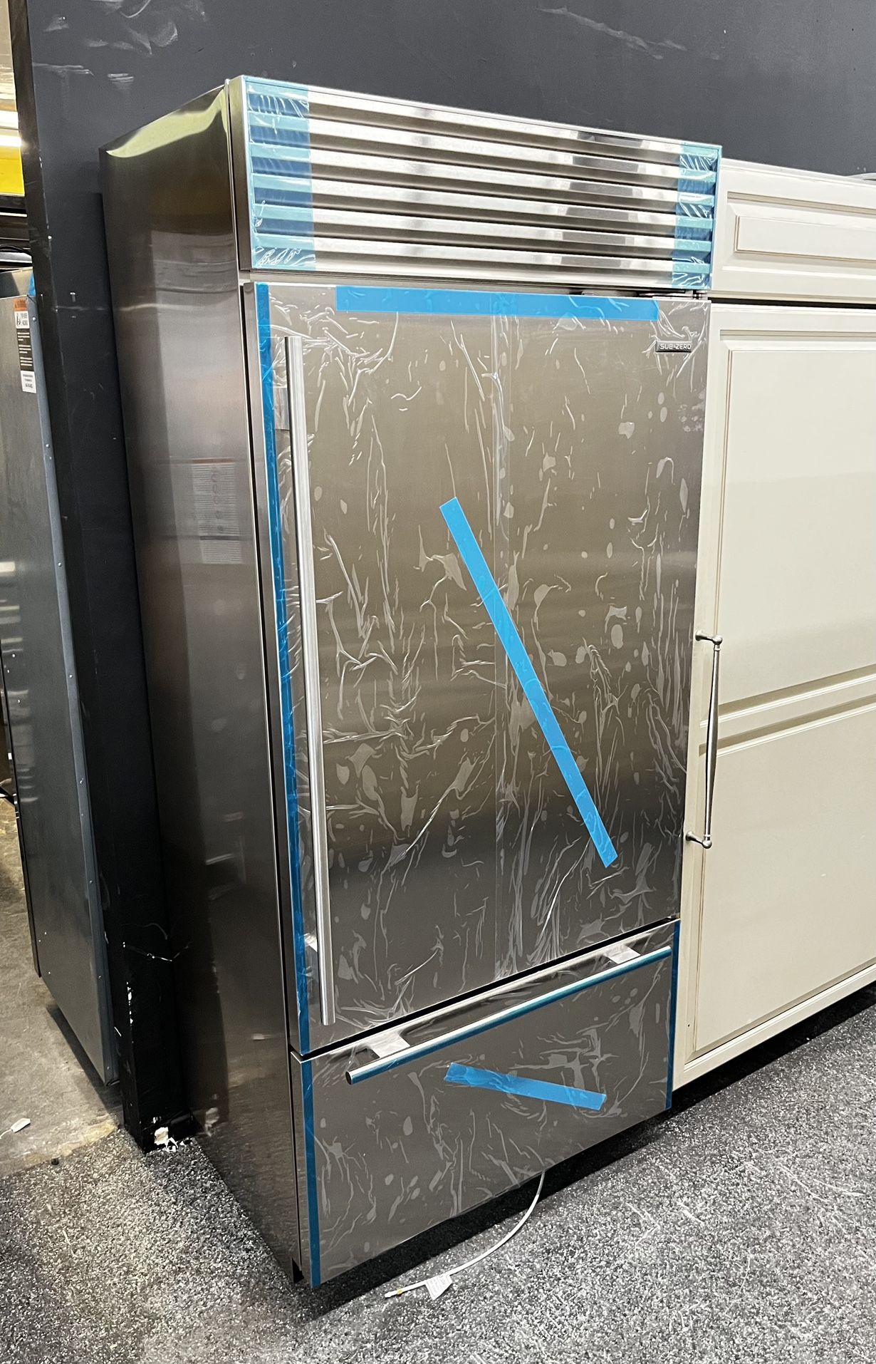 Subzero Built In Stainless Steel Bottom Freezer Refrigerator 36”