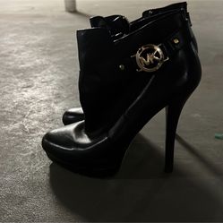 MK BOOTIES