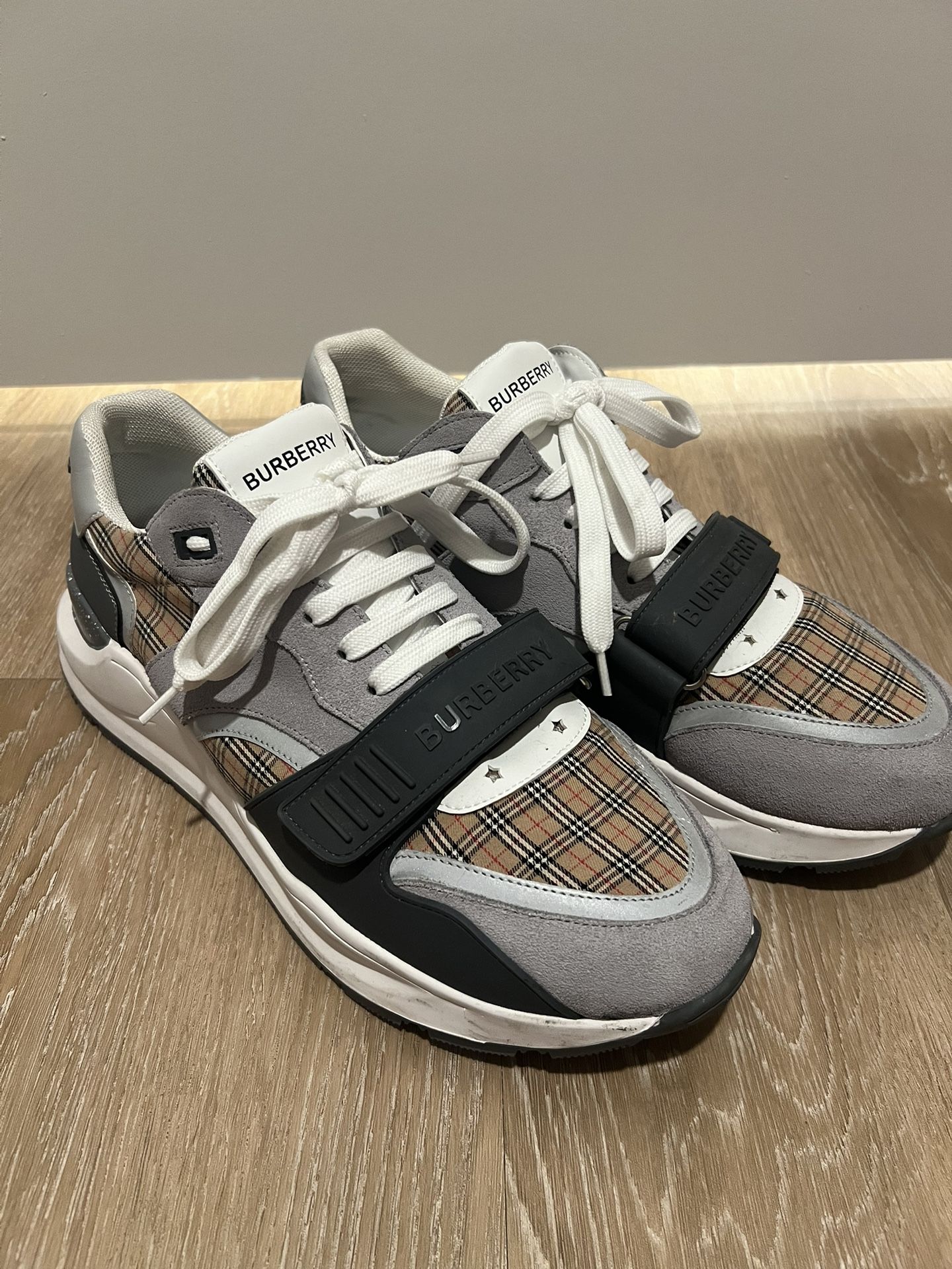 Burberry Sneakers