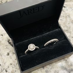 Engagement/ Wedding Band