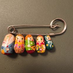 Vintage Russian Nesting Matryoshka Dolls Brooch 