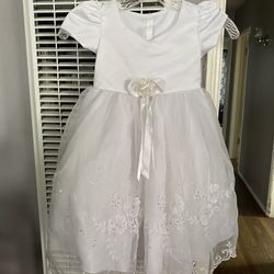 Beautiful white lace dress
