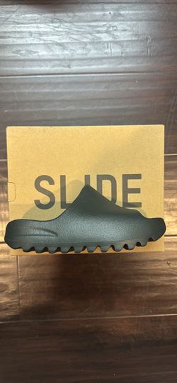 Adidas Slide kids Yeezy Onyx size 2Y