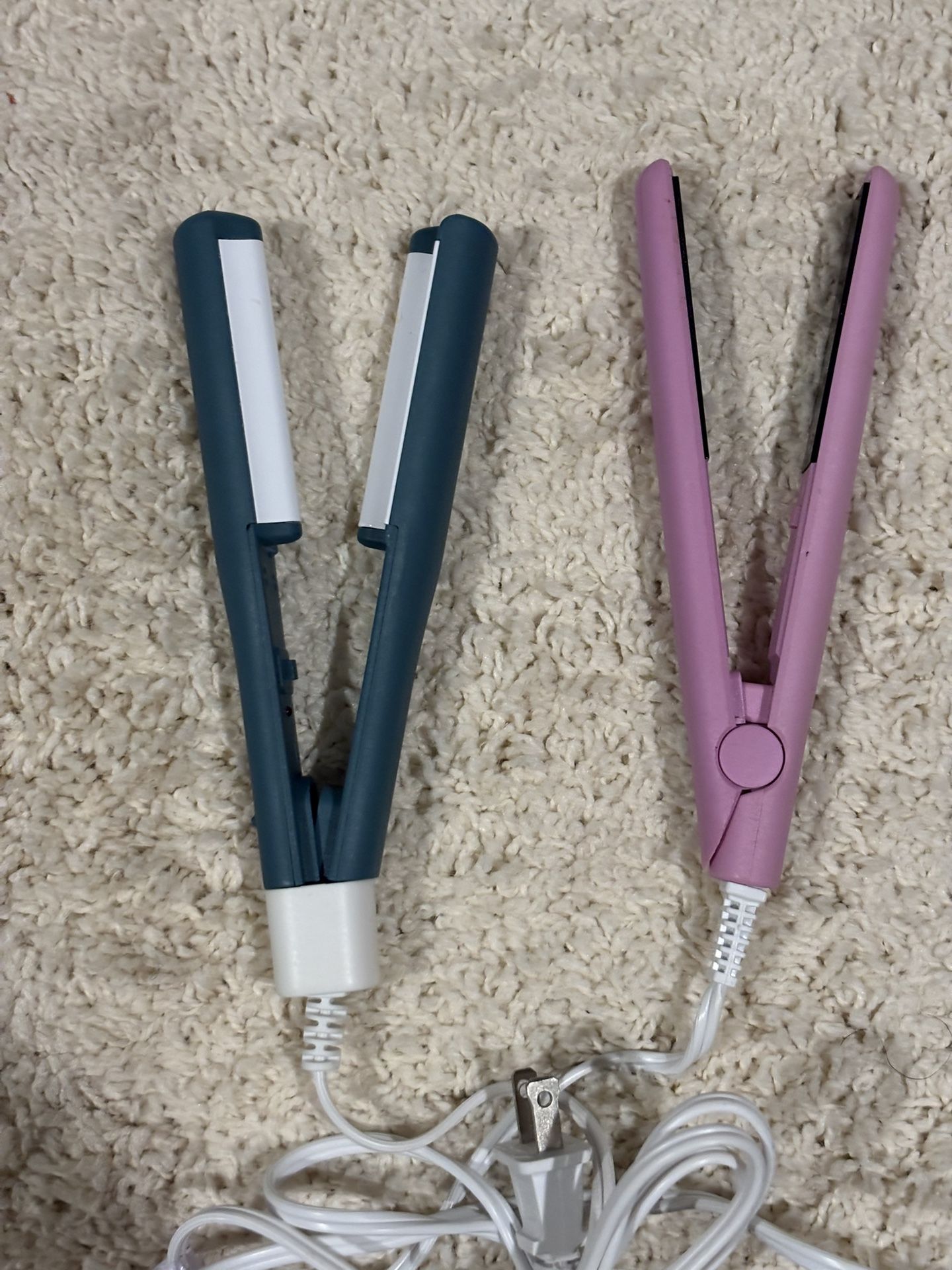 Vivitar Mini Electric Waver And Flat Iron