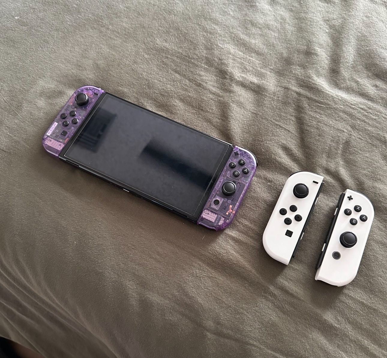 Modded Hacked Switch OLED 1TB With 40+ Games!