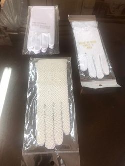 Gloves and crochet gloves.