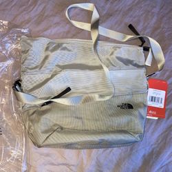 NEW The North Face Electra Medium Crossbody Gym Tote Bag TNF Purse Tote Crockery Beige Medium Dove Grey Gray Cream Northface 