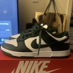 Nike Dunks ‘Michigan State’