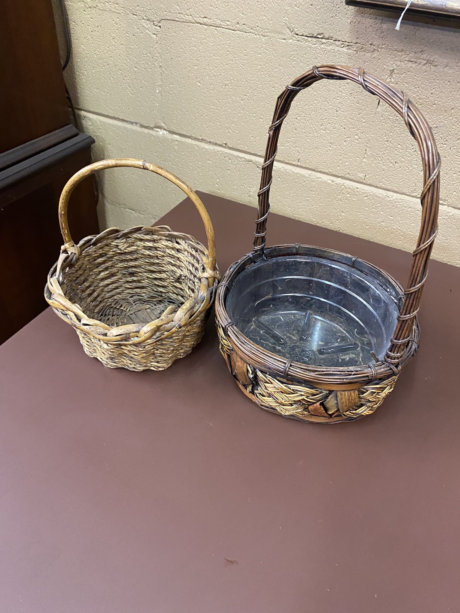 2x Baskets $10