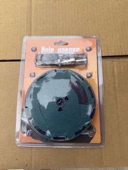 New adjustable hole saw for use with a drill