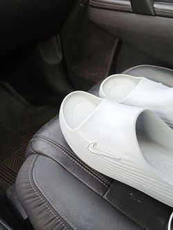 Nike slides size 14 good condition