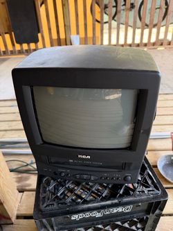 RCA CRT TV with Built-In VHS Player – Retro TV( No tested, no cord power- as is)