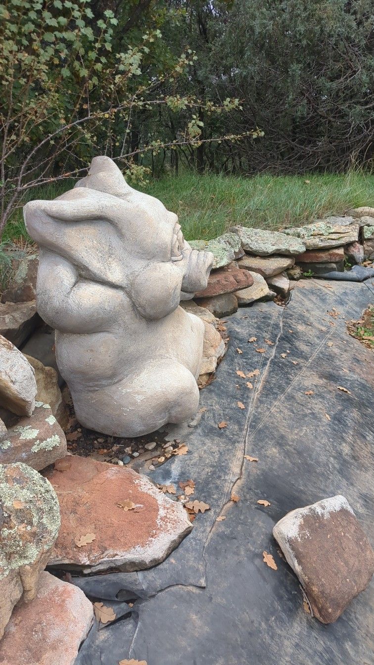 Adorable Plaster Piggy Yard Decor Approx 3 Ft Tall