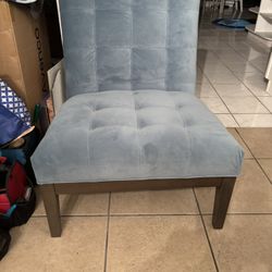 Great Chair, Blue Velour Like New great anywhere