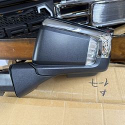 23 Silverado 1500 Mirror 
