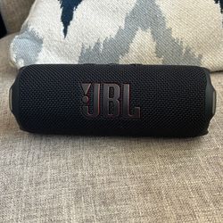 JBL Flip 7 : Original JBL last version Like New 