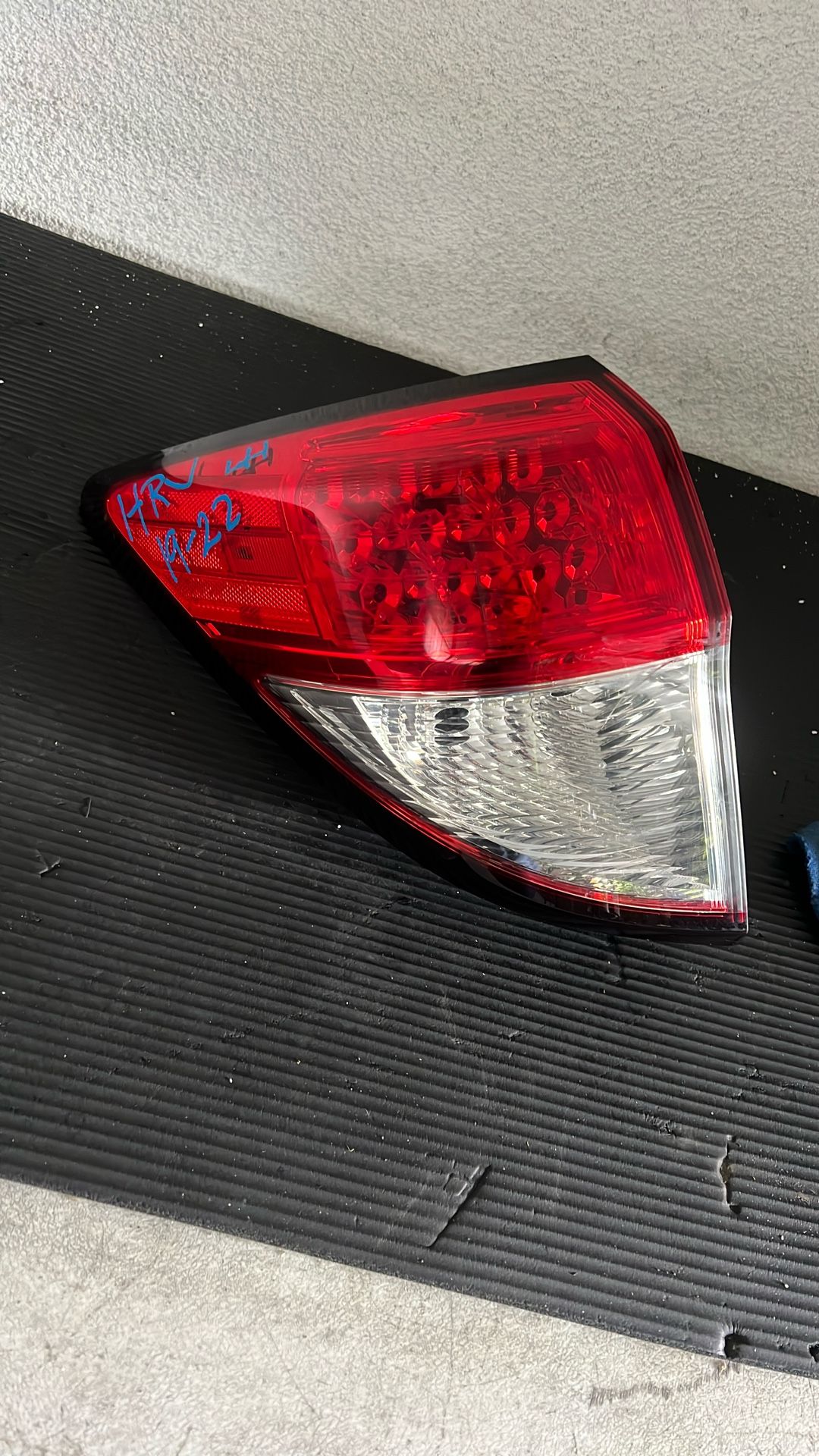 2019-2022 HONDA HRV TAILLIGHT LEFT SIDE OEM 