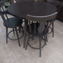 *Dining Room Special!!!*---Charming Sorrento Dining Table Sets W/4 Swivel Chairs---Delivery And Financing Available🫡
