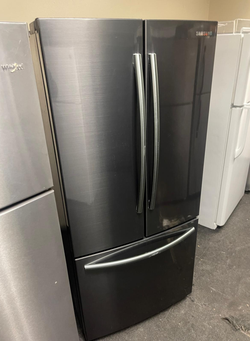 Deal: Samsung French Door (Black Stainless) – LED lights, Clean