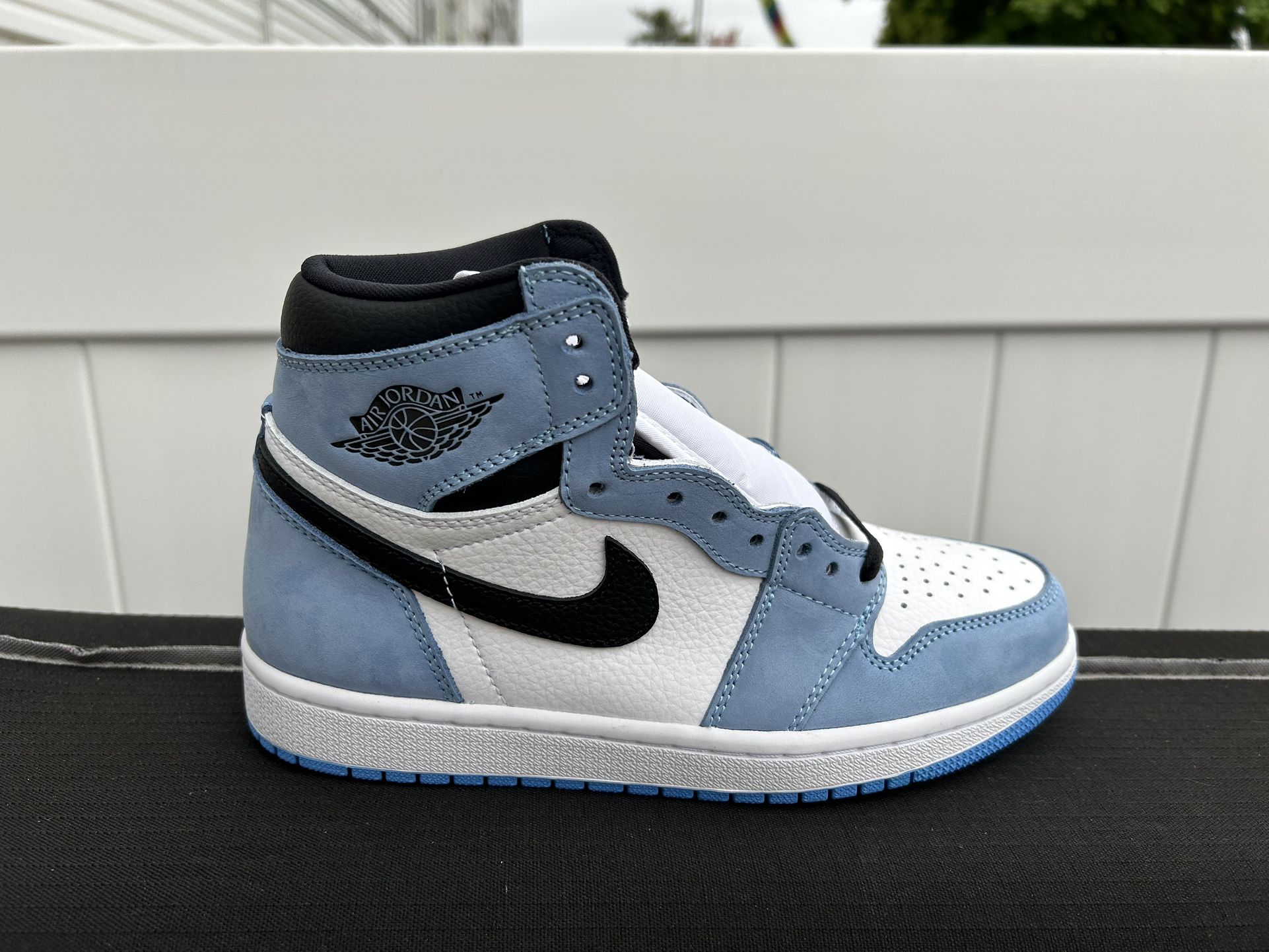 Jordan 1 carolina blue size 7 with box