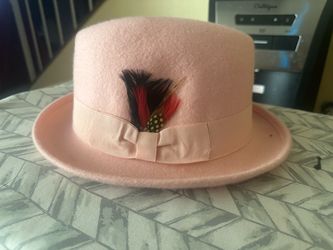 Pink Summit Hat (I deliver same day 5-10$ extra fee)