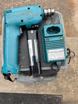 Makita cordless drill model DC 9100
