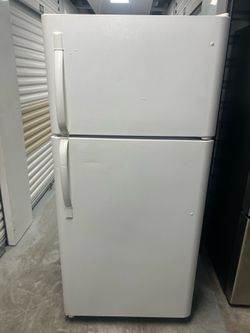 Frigidaire Top Freezer Refrigerator
