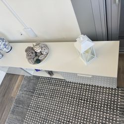 Title: Modern TV Stand – Fits Up to 65” TV