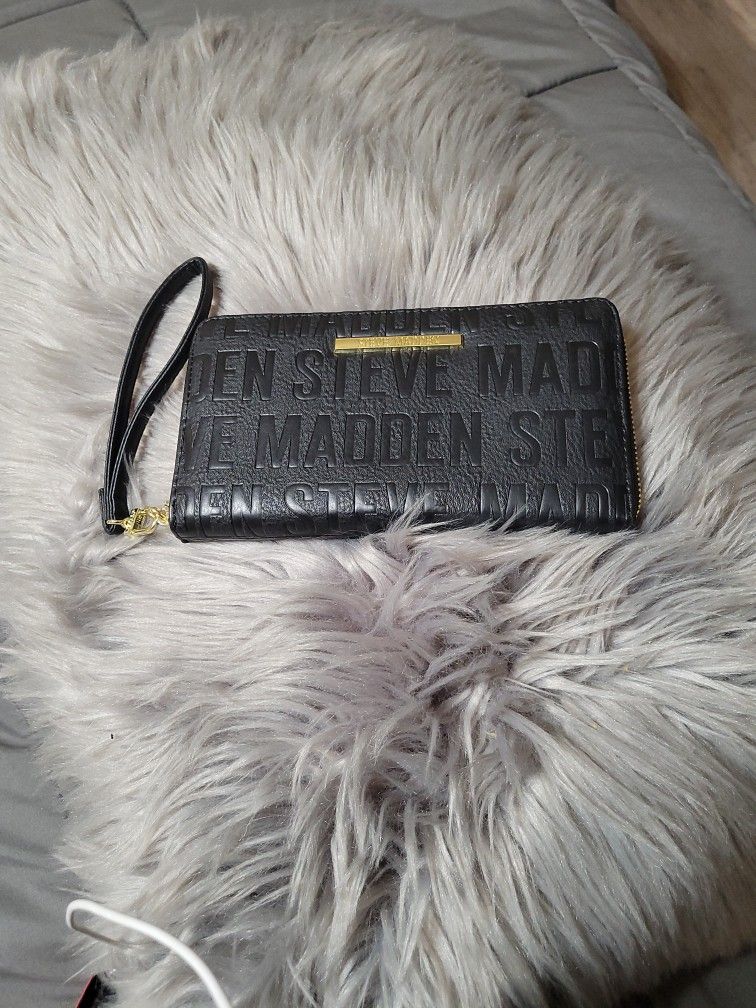 Steve Madden Wristlet