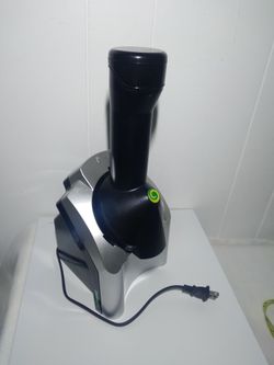 Yonanas Deluxe Banana Ice Cream Frozen Yogurt Treat Maker Black Silver Model 901