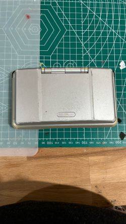 Silver Nintendo DS Phat - comes with charger