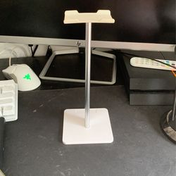 White Headset Stand (pickup only)