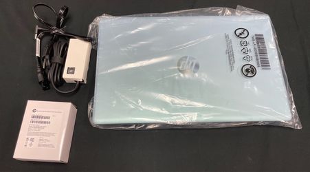 HP Touchscreen Laptop w/Charger and Mouse