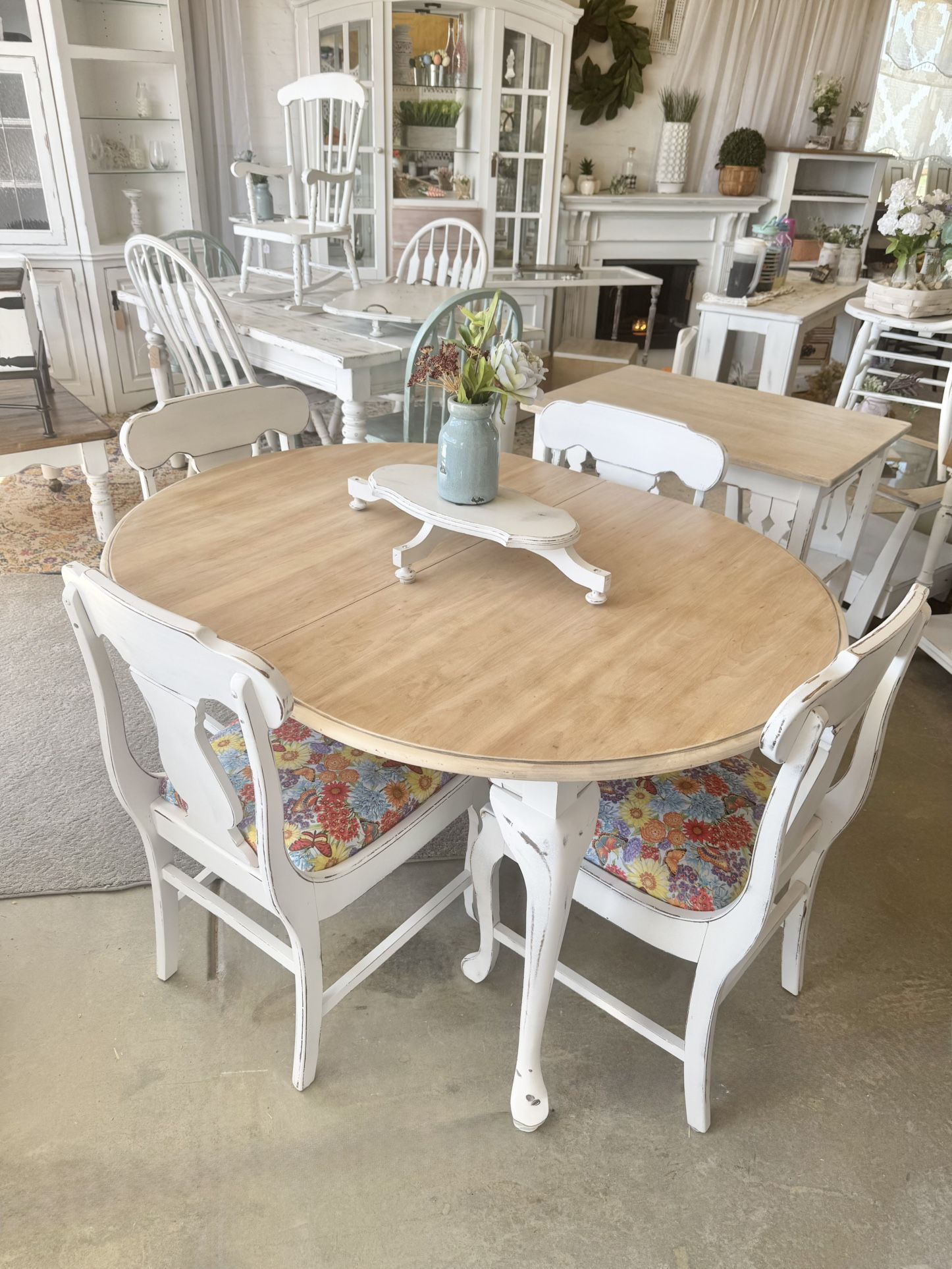 Kitchen Table + 4 Chairs