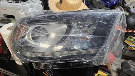 2016-2020 Dodge Durango Passanger Headlight