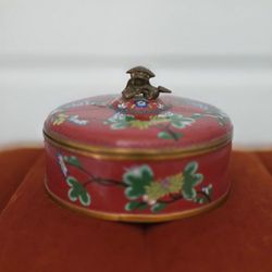 Vintage Antique Floral Chinese Cloisonne Box with Brass Foo Dog!