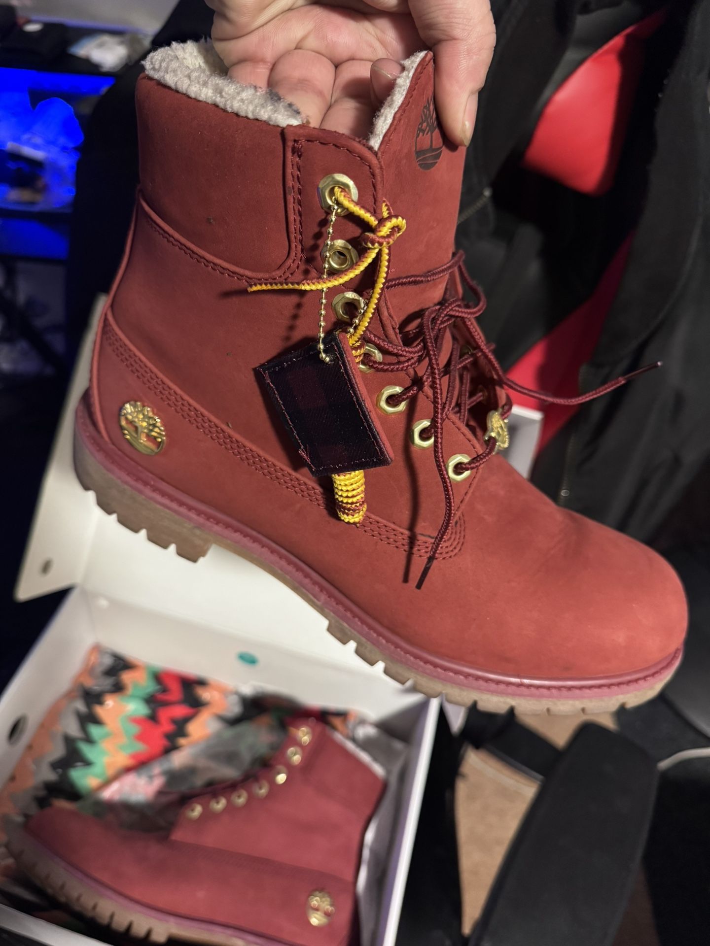 Timberland 6-Inch Premium Winter Boots - Limited Edition Burgundy Suede Size 10.5
