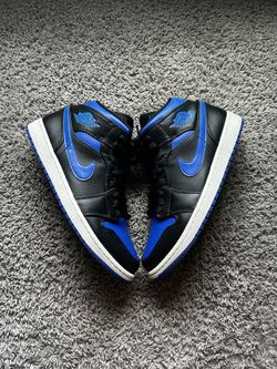 Air Jordan 1 Mid ‘Black Hyper Royal’