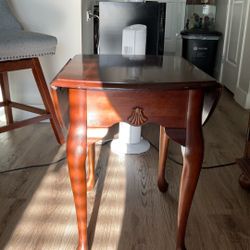 End Table (Cherry Wood)