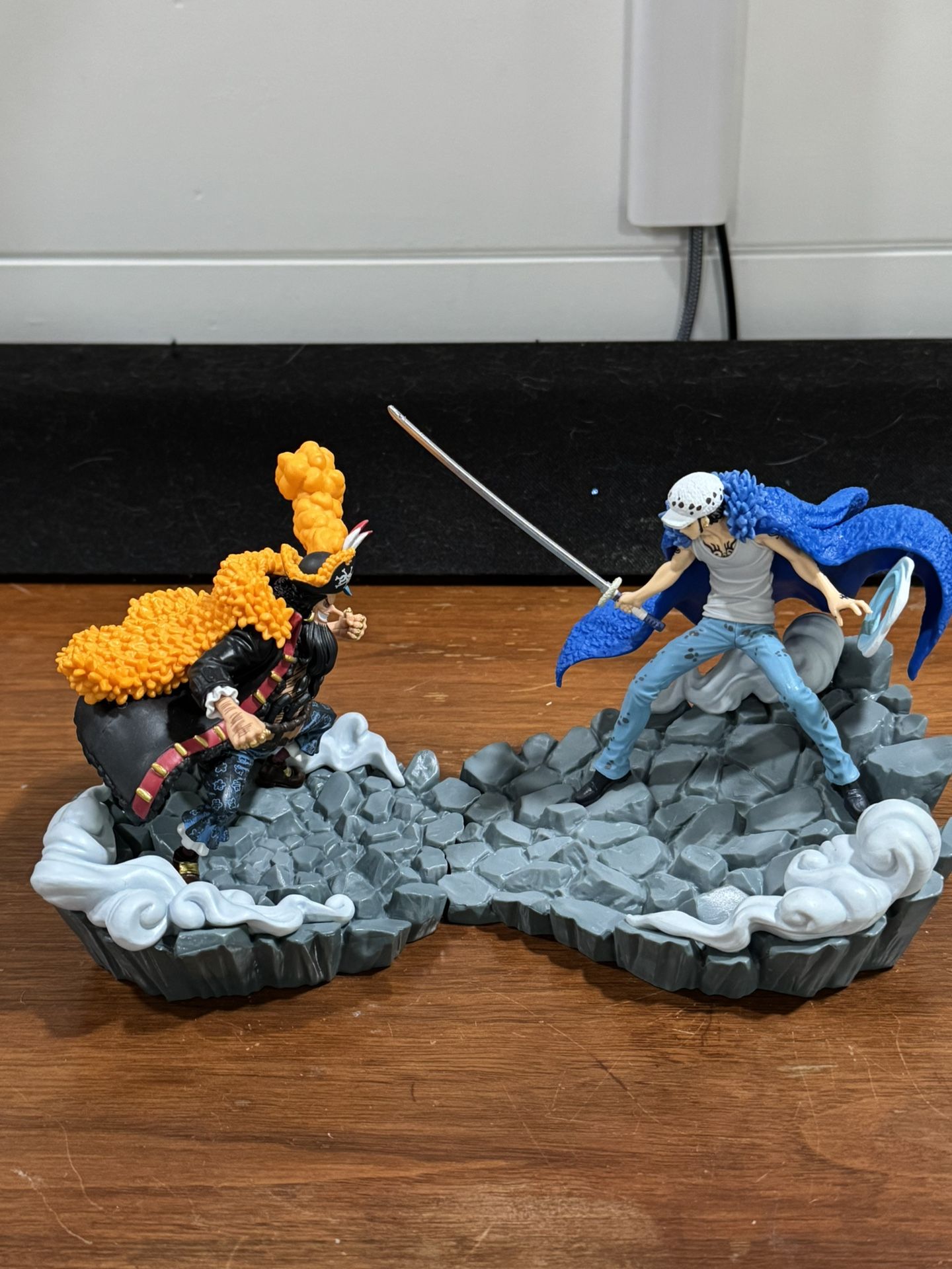 Law Vs Blackbeard One Piece Anime Statue Set