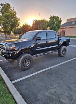 Toyota Tacoma Double Cab Lifted Truck