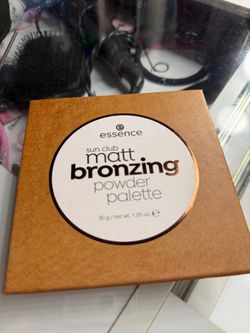 Essence Bronzer Palette