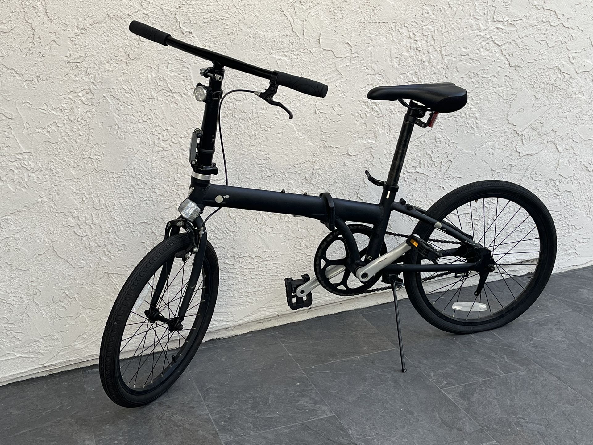 NECO Folding Black Bicycle