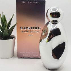 KYLIE COSMETICS
 
Cosmic Kylie Jenner 2.0 Eau de Parfum

3.3 fl (5 available)