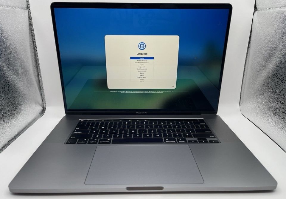 MacBook Pro 16” 2.6ghz i7 32gb Ram 1tb