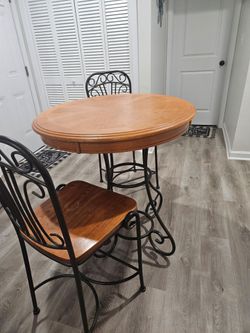 Table & 2 Chairs
