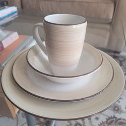 Dining Table Setting 