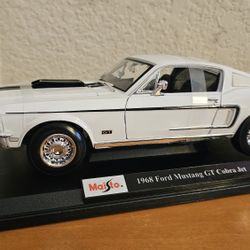 Maisto 1968 Ford Mustang GT Cobra Jet Hard Top 1/18 Scale Diecast Model Vehicle White
